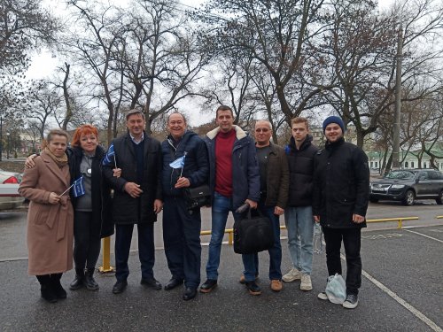 Провели артистів театру на гастролі у Кривий Ріг!