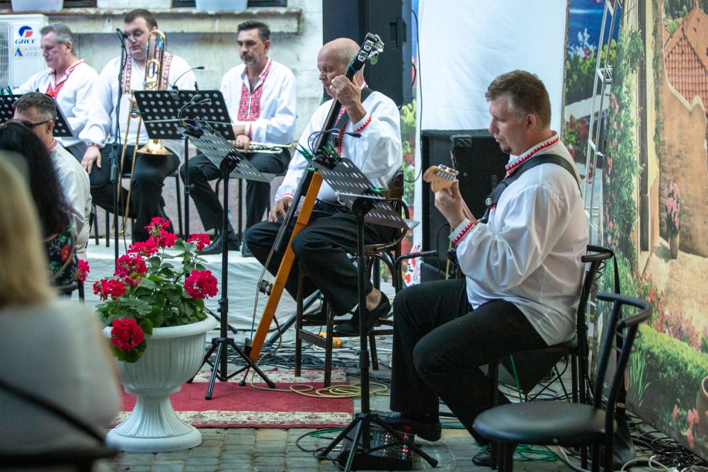 Оновлена &laquo;Музика, народжена країною&raquo;